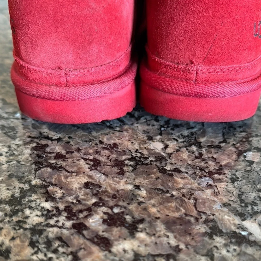 UGG Red Suede lace Booties 5 EUC
